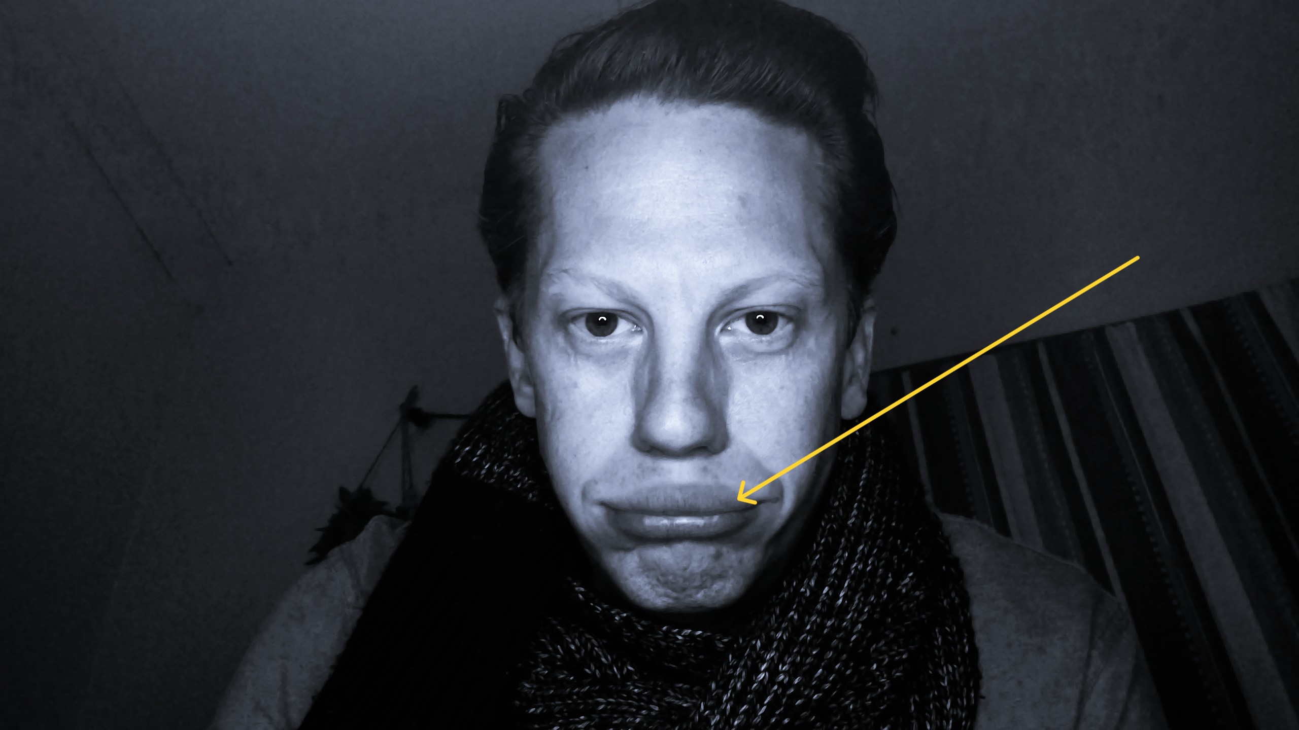 Professional accent coach demonstrating relaxed tongue placement for the Spanish rolled R